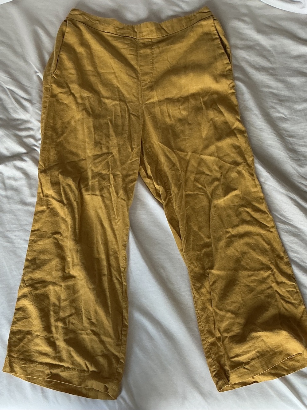 Women’s Wide-Leg Yellow Linen Capris